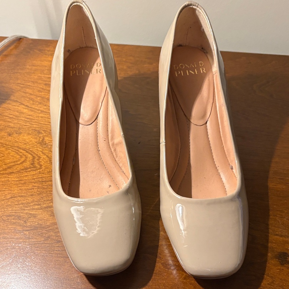 Donald J. Pliner Women's Beige Patent block Heels